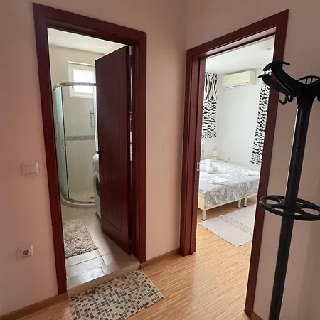 Apartment Sunny Day 7